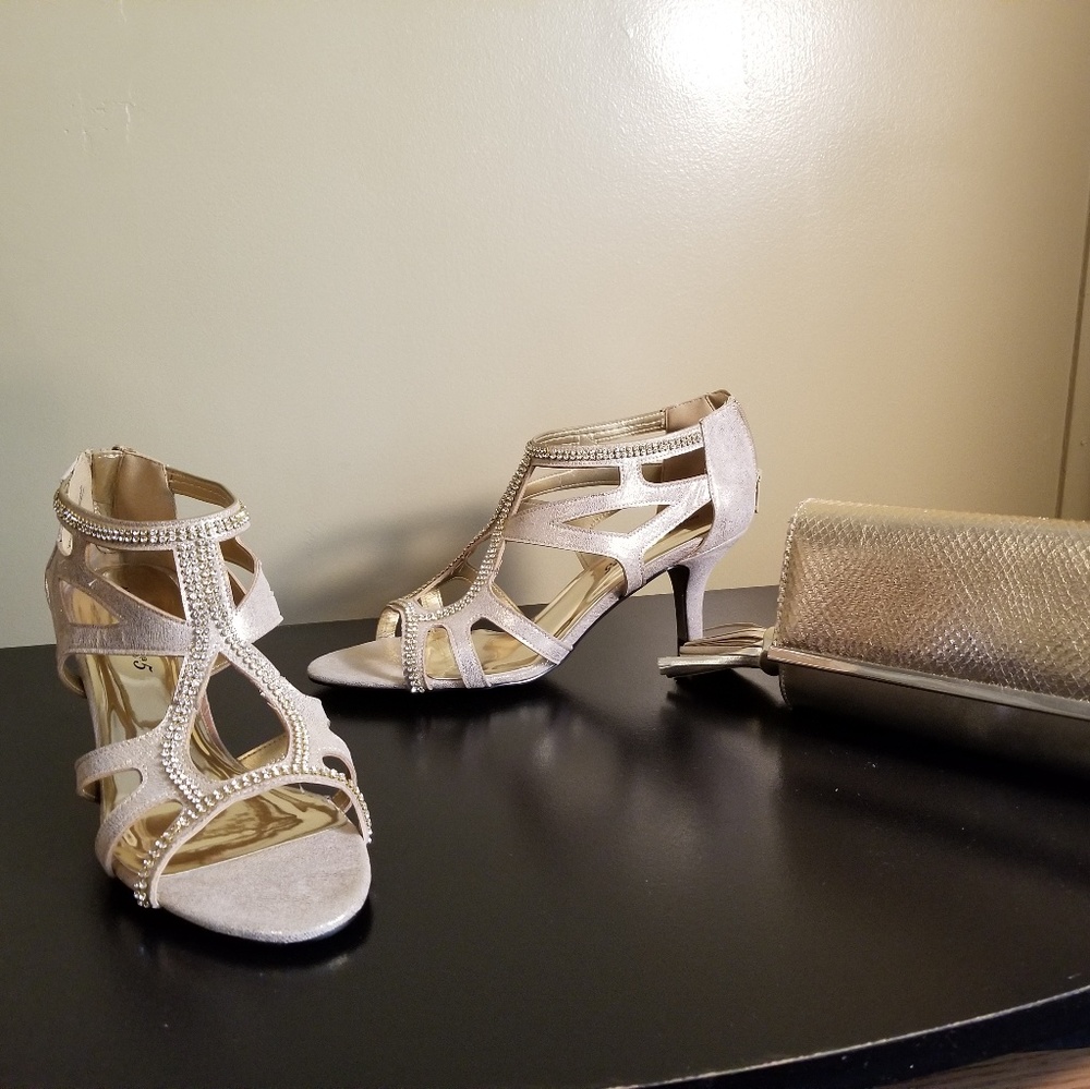 Gold Evening Shoe